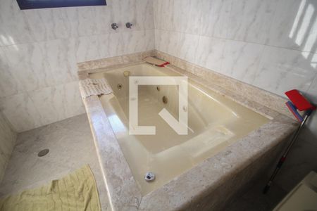 Casa à venda com 415m², 4 quartos e 6 vagassuite quarto 1