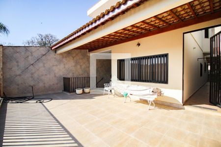 Casa à venda com 415m², 4 quartos e 6 vagasquintal