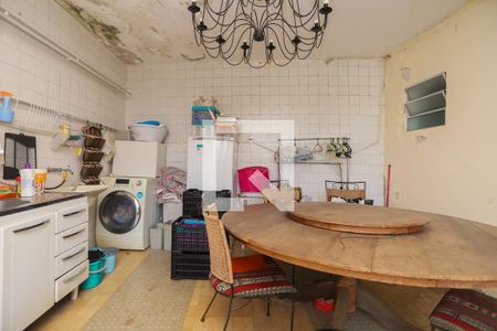 Casa à venda com 110m², 2 quartos e 1 vagaÁrea de Serviço