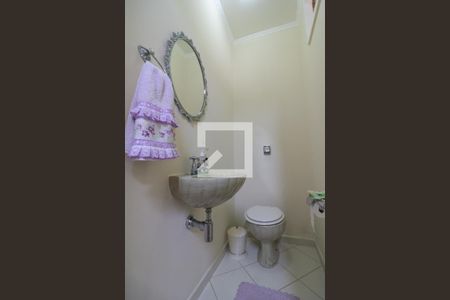 Casa à venda com 153m², 4 quartos e 2 vagasBanheiro de Serviço