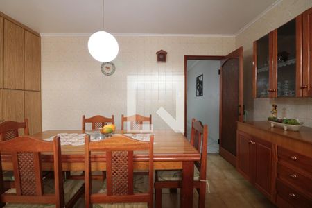 Casa à venda com 153m², 4 quartos e 2 vagasCopa e Cozinha 