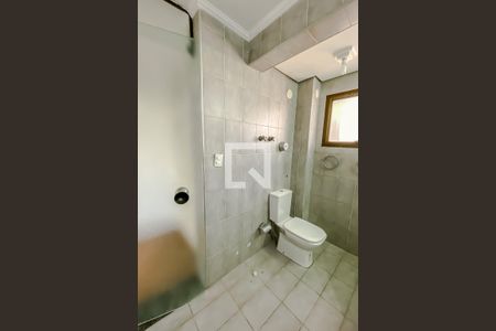 Apartamento para alugar com 134m², 3 quartos e 3 vagas Apartamento para alugar com 134m², 3 quartos e 3 vagasBanheiro da Suite