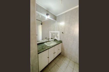 Apartamento para alugar com 134m², 3 quartos e 3 vagas Apartamento para alugar com 134m², 3 quartos e 3 vagasBanheiro da Suite