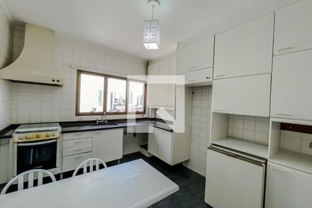 Apartamento para alugar com 134m², 3 quartos e 3 vagas Apartamento para alugar com 134m², 3 quartos e 3 vagasCozinha