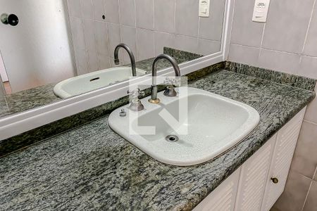 Apartamento para alugar com 134m², 3 quartos e 3 vagas Apartamento para alugar com 134m², 3 quartos e 3 vagasDetalhe Banheiro da Suite