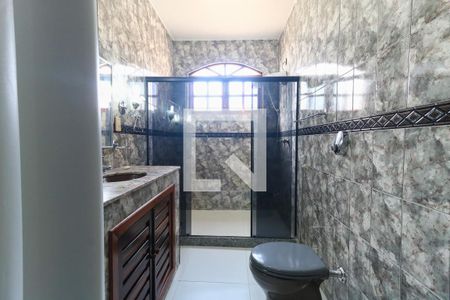 Casa à venda com 120m², 4 quartos e 1 vagaBanheiro