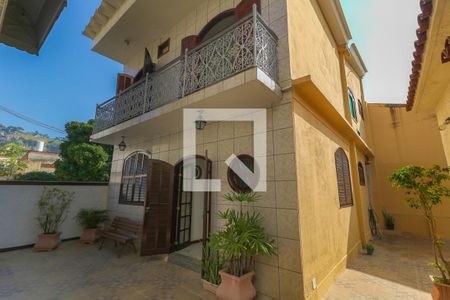 Casa à venda com 120m², 4 quartos e 1 vagaFachada