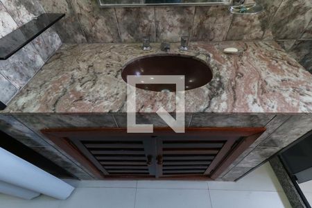 Casa à venda com 120m², 4 quartos e 1 vagaBanheiro