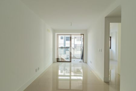 Sala de apartamento para alugar com 1 quarto, 40m² em Freguesia de Jacarepaguá, Rio de Janeiro