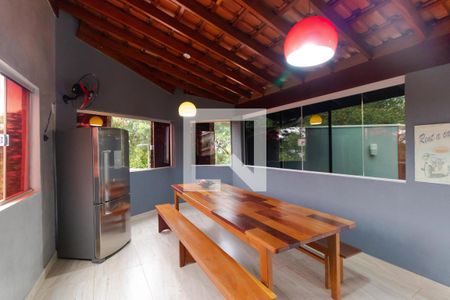 Casa à venda com 320m², 4 quartos e 2 vagasChurrasqueira