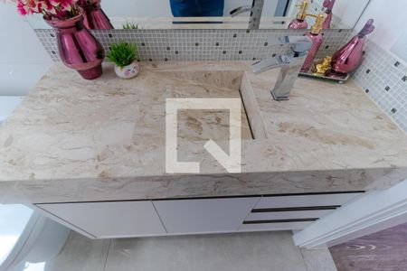 Casa à venda com 320m², 4 quartos e 2 vagasBanheiro 02