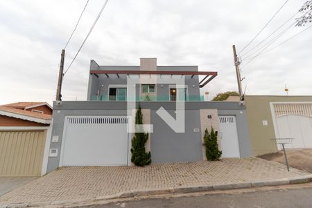 Casa à venda com 320m², 4 quartos e 2 vagasFachada