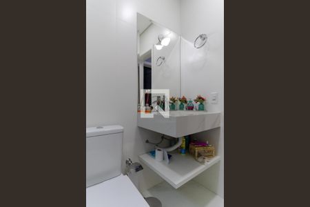 Casa à venda com 320m², 4 quartos e 2 vagasBanheiro 01