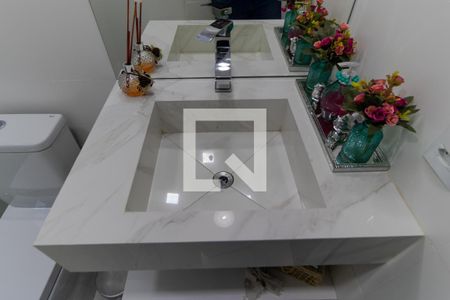 Casa à venda com 320m², 4 quartos e 2 vagasBanheiro 01