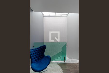 Casa à venda com 320m², 4 quartos e 2 vagasEscada