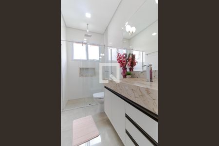 Casa à venda com 320m², 4 quartos e 2 vagasBanheiro 02