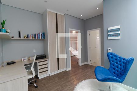 Casa à venda com 320m², 4 quartos e 2 vagasEscritório