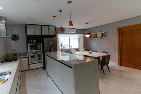 Casa à venda com 320m², 4 quartos e 2 vagasCozinha