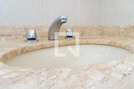 Apartamento à venda com 81m², 3 quartos e 2 vagasBanheiro da Suíte Detalhe