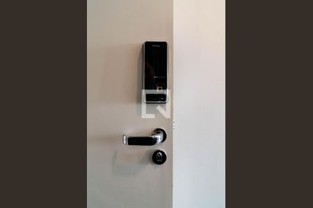 Fechadura eletrônica de kitnet/studio à venda com 1 quarto, 27m² em Pinheiros, São Paulo