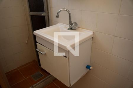 Banheiro - Pia de kitnet/studio para alugar com 1 quarto, 33m² em Centro, Rio de Janeiro