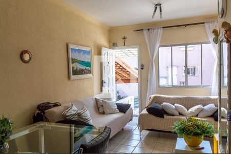 Casa de condomínio à venda com 93m², 2 quartos e 2 vagas Casa de condomínio à venda com 93m², 2 quartos e 2 vagasSala