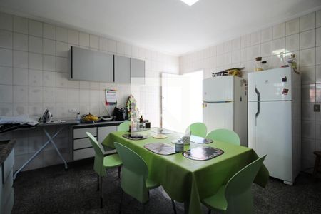 Casa à venda com 300m², 3 quartos e 2 vagasCozinha 