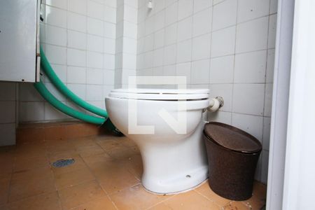 Casa à venda com 300m², 3 quartos e 2 vagasBanheiro de Serviço