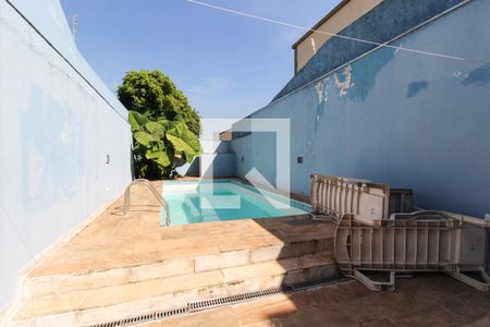 Casa à venda com 300m², 3 quartos e 2 vagasQuintal -Piscina 