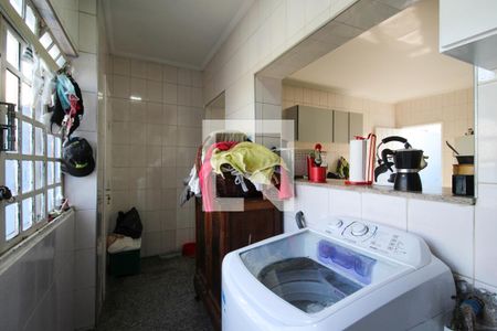 Casa à venda com 300m², 3 quartos e 2 vagasÁrea de Serviço 