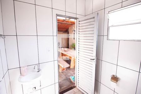 Casa à venda com 210m², 3 quartos e 3 vagasBanheiro de Serviço