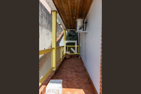 Casa de condomínio para alugar com 750m², 4 quartos e 2 vagas Casa de condomínio para alugar com 750m², 4 quartos e 2 vagasVaranda da suíte 1 - 2° andar