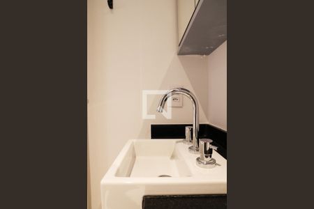 Banheiro de kitnet/studio para alugar com 1 quarto, 23m² em Consolação, São Paulo