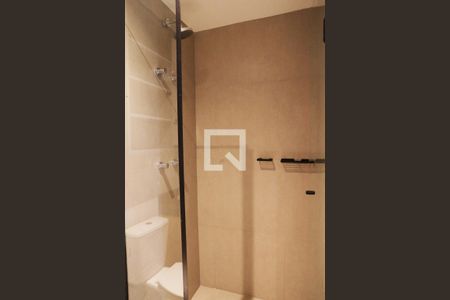 Banheiro de kitnet/studio para alugar com 1 quarto, 23m² em Consolação, São Paulo
