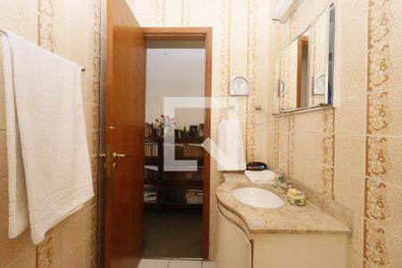 Casa à venda com 196m², 3 quartos e 2 vagasBanheiro Social