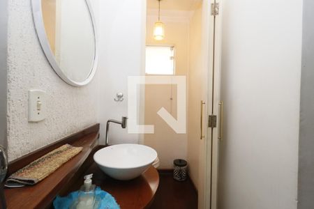 Casa à venda com 196m², 3 quartos e 2 vagasLavabo