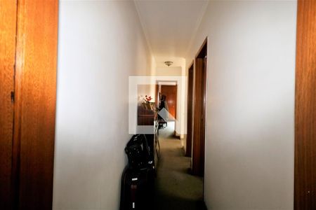 Casa à venda com 196m², 3 quartos e 2 vagasCorredor