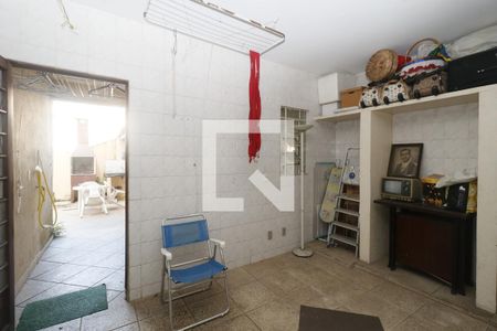 Casa à venda com 196m², 3 quartos e 2 vagasÁrea de Serviço