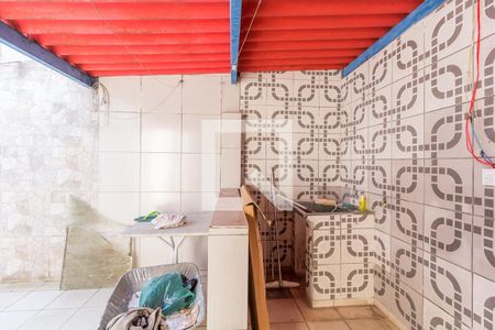 Casa para alugar com 60m², 2 quartos e 2 vagasÁrea de Serviço/Quintal dos Fundos