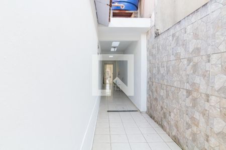 Casa para alugar com 60m², 2 quartos e 2 vagasCorredor Lateral