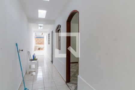 Casa para alugar com 60m², 2 quartos e 2 vagasCorredor Lateral