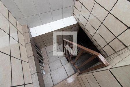 Casa à venda com 142m², 3 quartos e 1 vagaEscada - Casa 2