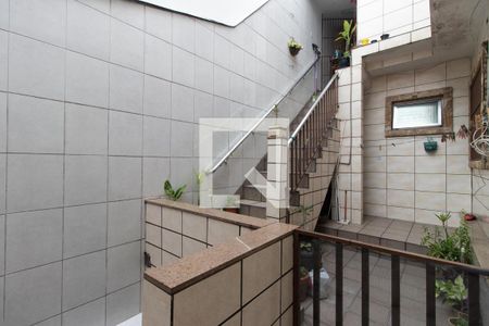 Casa à venda com 142m², 3 quartos e 1 vagaEscada - Casa 2