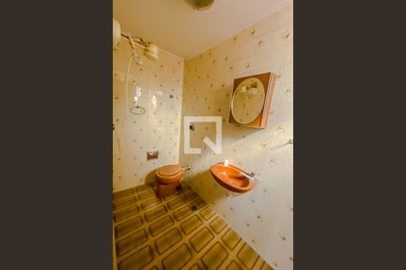 Casa à venda com 267m², 3 quartos e 4 vagas Casa à venda com 267m², 3 quartos e 4 vagasBanheiro de Serviço