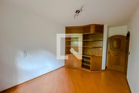 Casa à venda com 267m², 3 quartos e 4 vagas Casa à venda com 267m², 3 quartos e 4 vagasQuarto 2