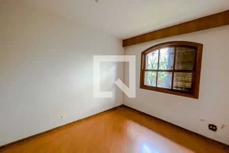 Casa à venda com 267m², 3 quartos e 4 vagas Casa à venda com 267m², 3 quartos e 4 vagasQuarto 2