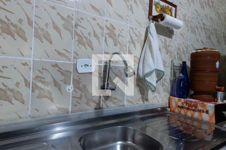 Casa à venda com 70m², 2 quartos e 2 vagas Casa à venda com 70m², 2 quartos e 2 vagasCozinha