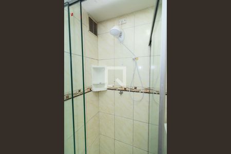 Banheiro de apartamento à venda com 1 quarto, 32m² em Jardim Leopoldina, Porto Alegre