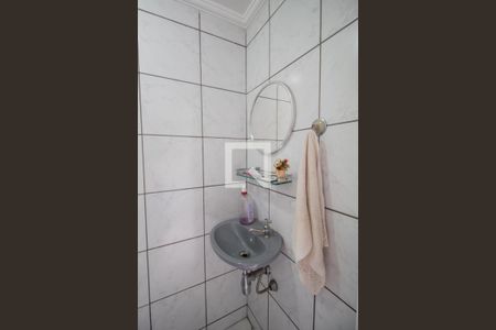 Casa de condomínio à venda com 130m², 3 quartos e 1 vagaBanheiro de Serviço