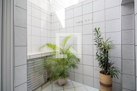 Casa de condomínio à venda com 130m², 3 quartos e 1 vagaÁrea de Serviço